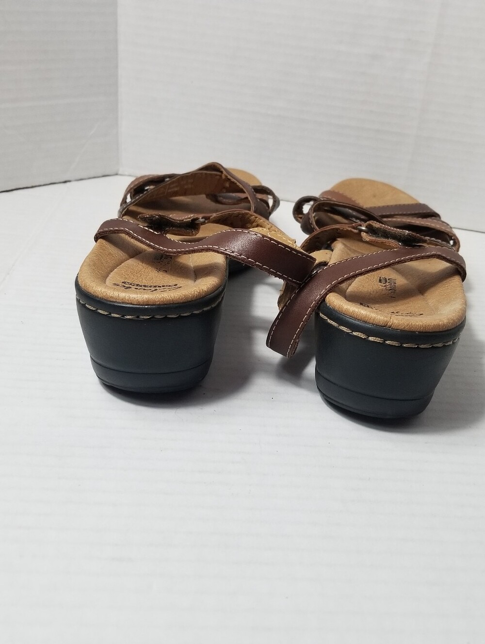 CLARKS COLLECTION WOMEN'S BROWN CROSSOVER SANDALS SIZE 9 - Picture 8 of 16